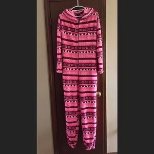 Rue21 pink heart Nordic sleep lounge onesie